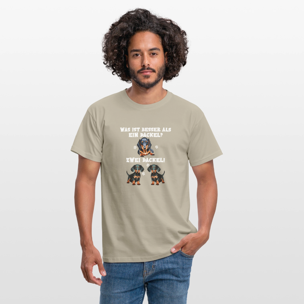 Was ist besser als ein Dackel? Zwei Dackel  Männer T-Shirt - Sandbeige